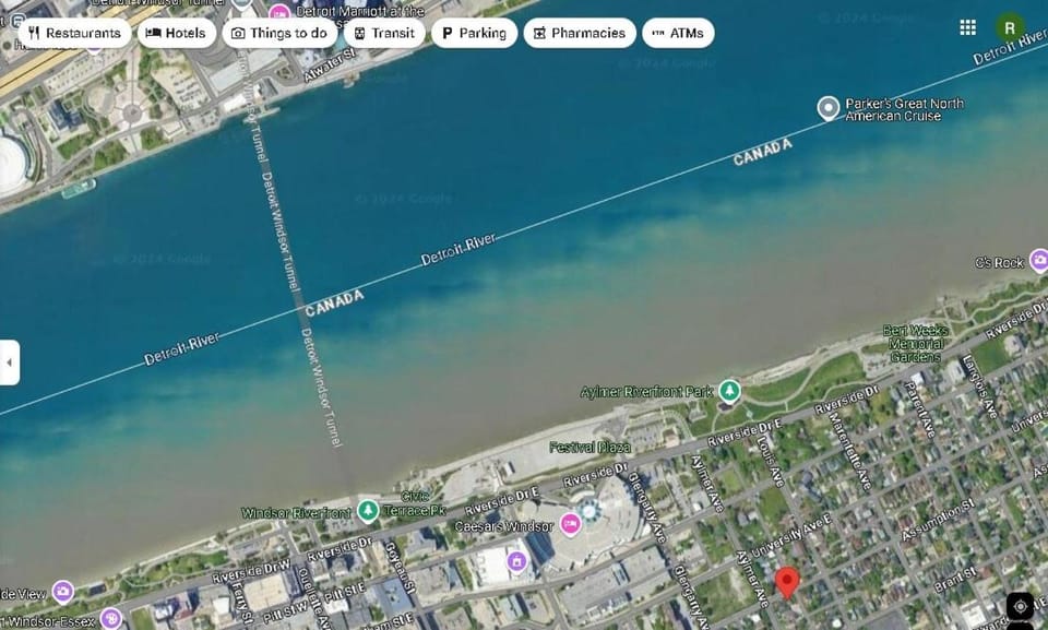 Private Hot Tub Retreat, Walk to Caesars, Waterfront & Downtown! House in Windsor