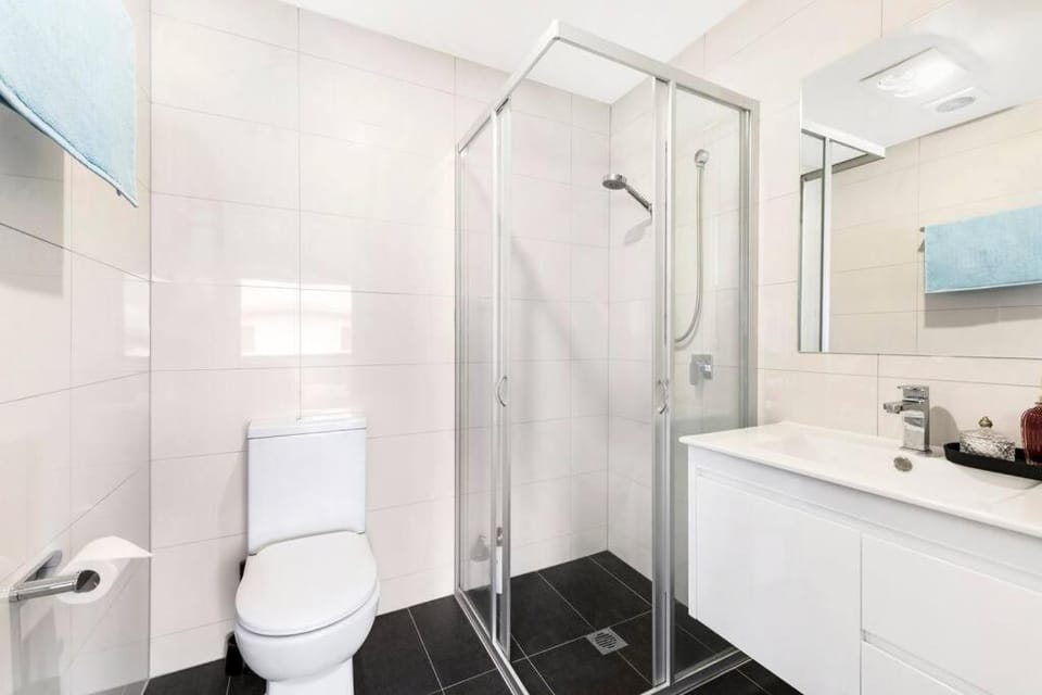 Modern New 3BR Townhouse with Free Parking House in Canberra