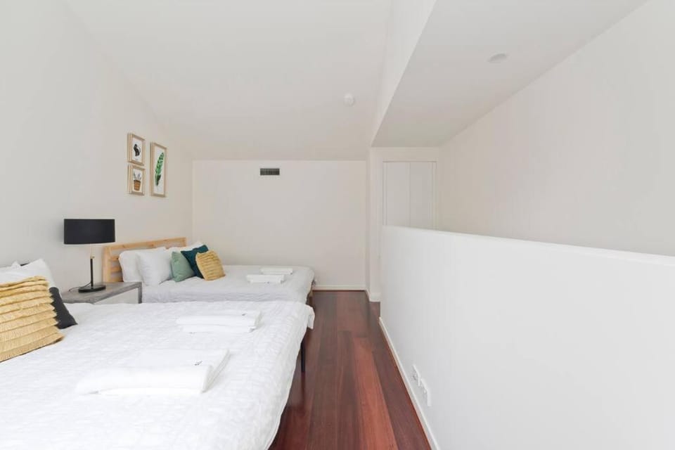 Modern New 3BR Townhouse with Free Parking House in Canberra