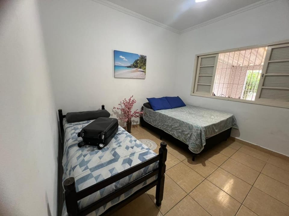 Bed, Photo of the whole room, Bedroom, Pets