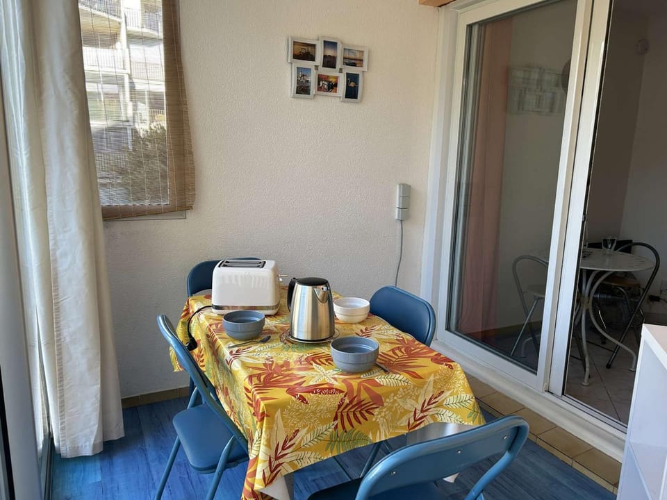 Appt confortable 4 pers avec terrasse et parking, proche Seaquarium - FR-1-250-294 Apartment in Le Grau-du-Roi