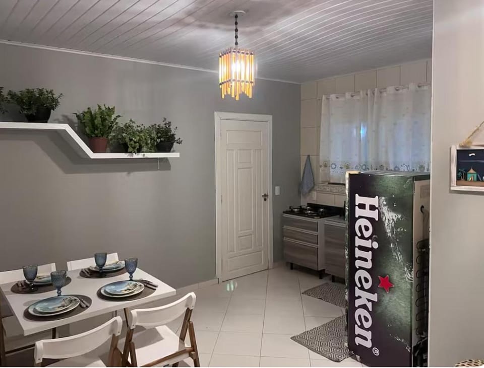 Kitchen or kitchenette, Dining area, stove