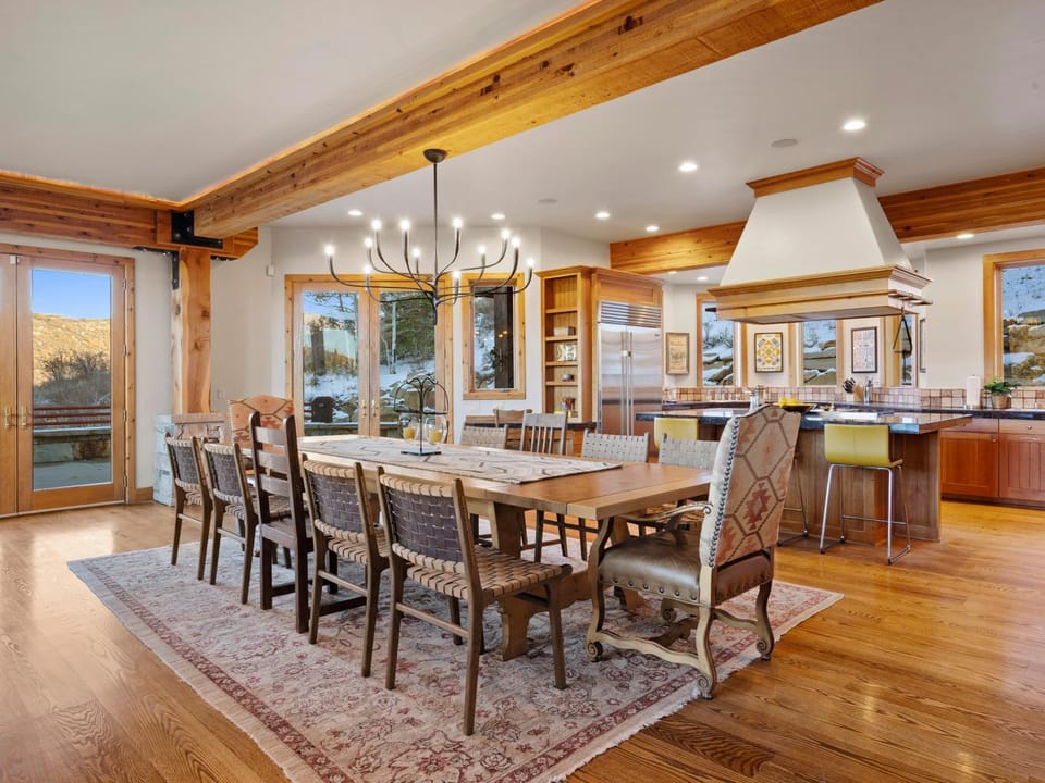 7 BR Lower Deer Valley Mtn Retreat - Panoramic Views, Free On-Demand Park City Area Shuttle House in Park City
