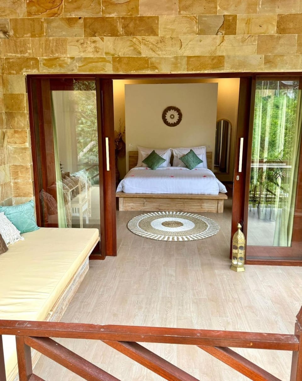 Superior One Bedroom Apartment w Stunning Waterfall View Apartment in Tampaksiring