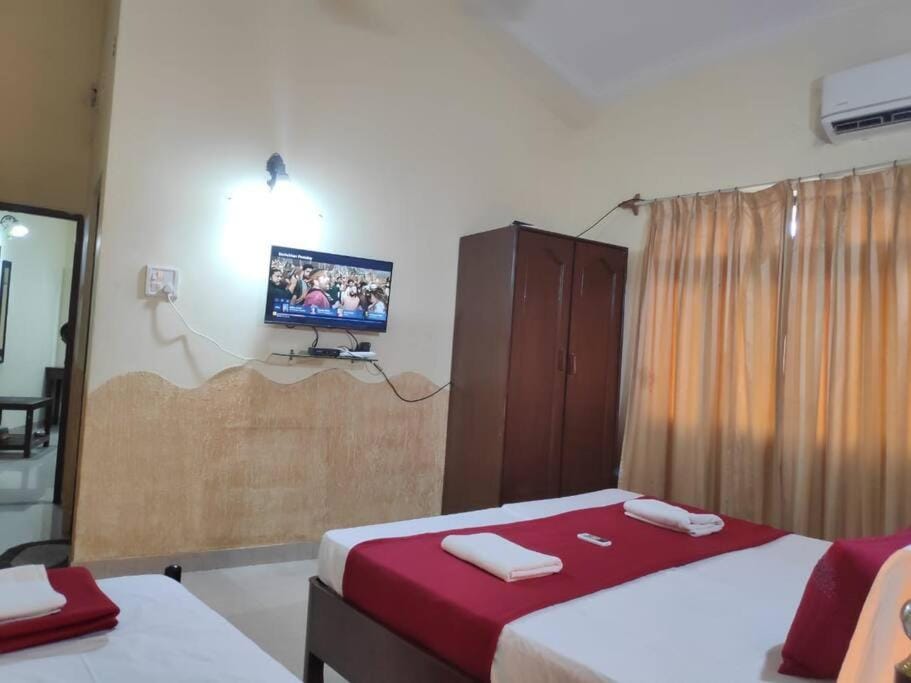 Baga Beach Homestay near Tito`s lane Apartment in Baga