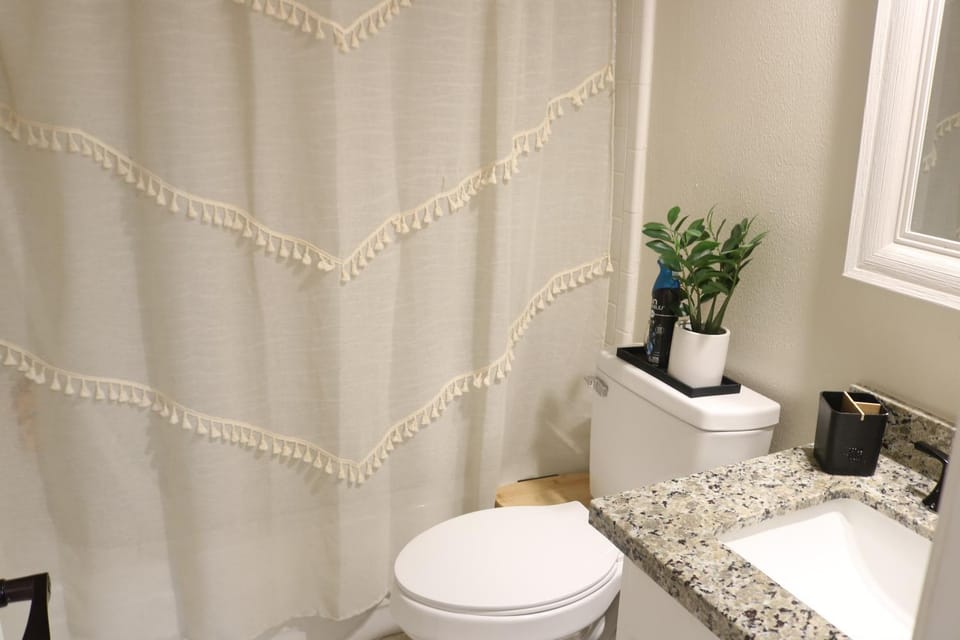 Luxury Stay Near IAH 3BD 2Bath Office with Amenities House in Kingwood