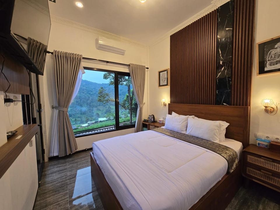 TV and multimedia, Bedroom, Mountain view, air conditioner