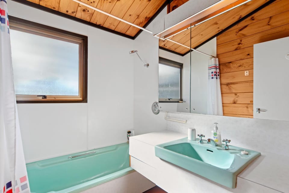 Bathroom, Bath