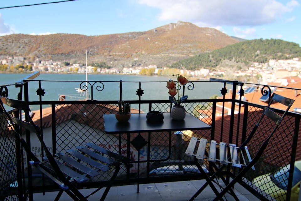 Patio, Nearby landmark, Day, Natural landscape, View (from property/room), Balcony/Terrace, Lake view, Mountain view