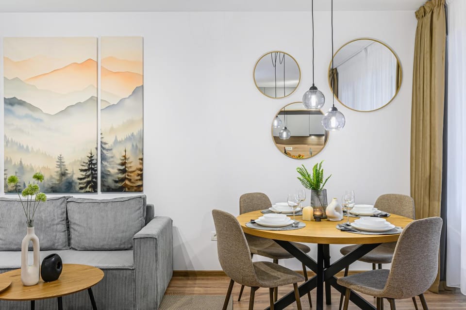 Living room, Decorative detail, Dining area