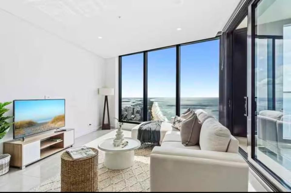 Surfers Beachside Luxury - Stunning Panoramic View Apartment in Surfers Paradise