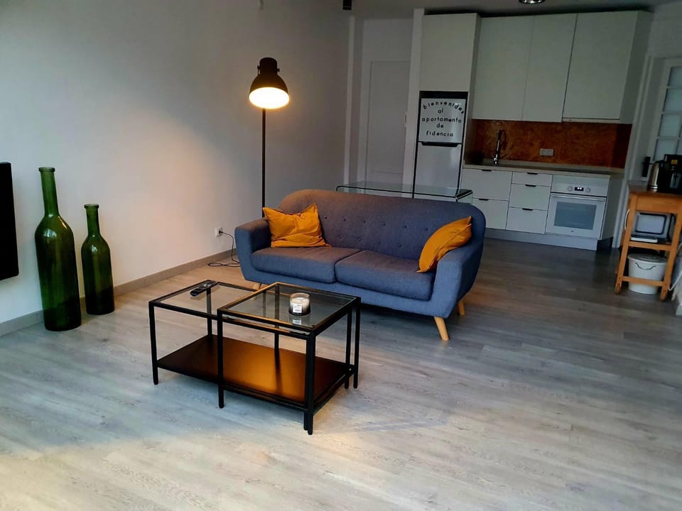 Kitchen or kitchenette, Seating area