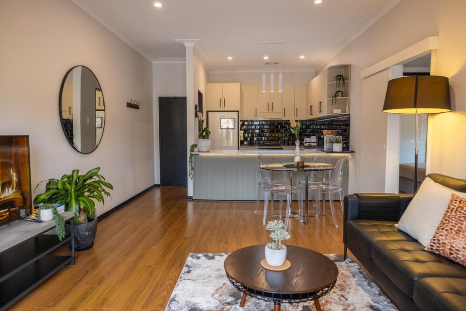 Living room, Dining area