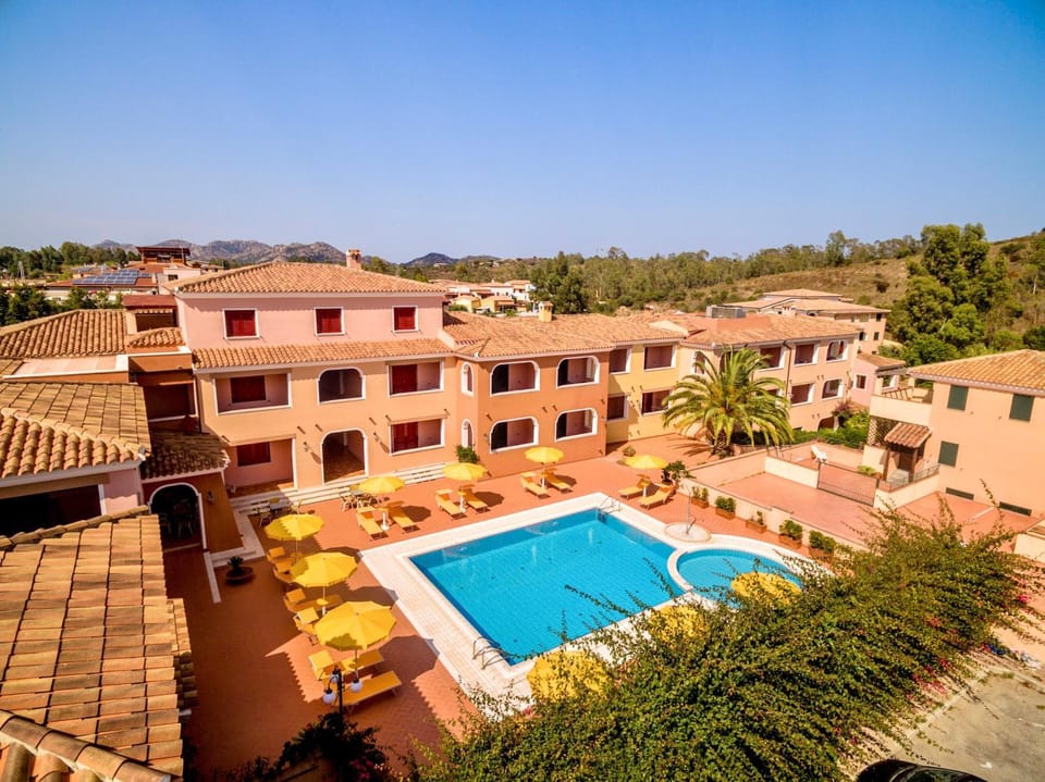Property building, Swimming pool
