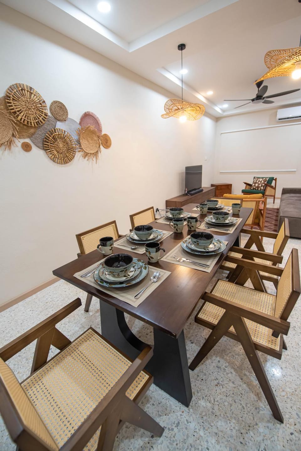 Seating area, Dining area, air conditioner