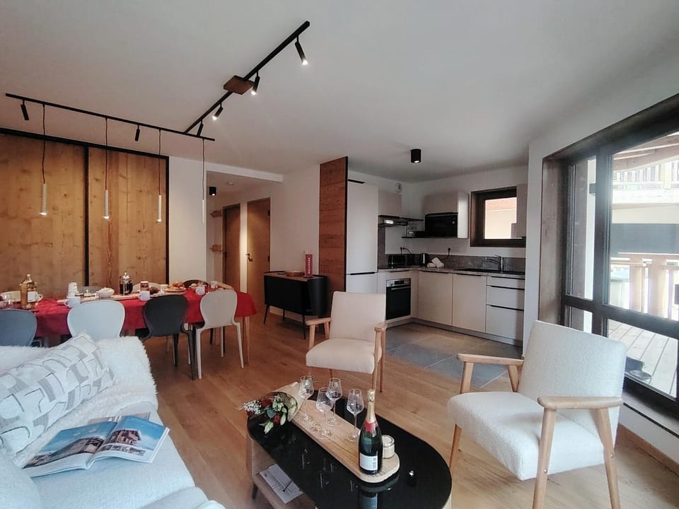 Living room, Dining area, kitchen