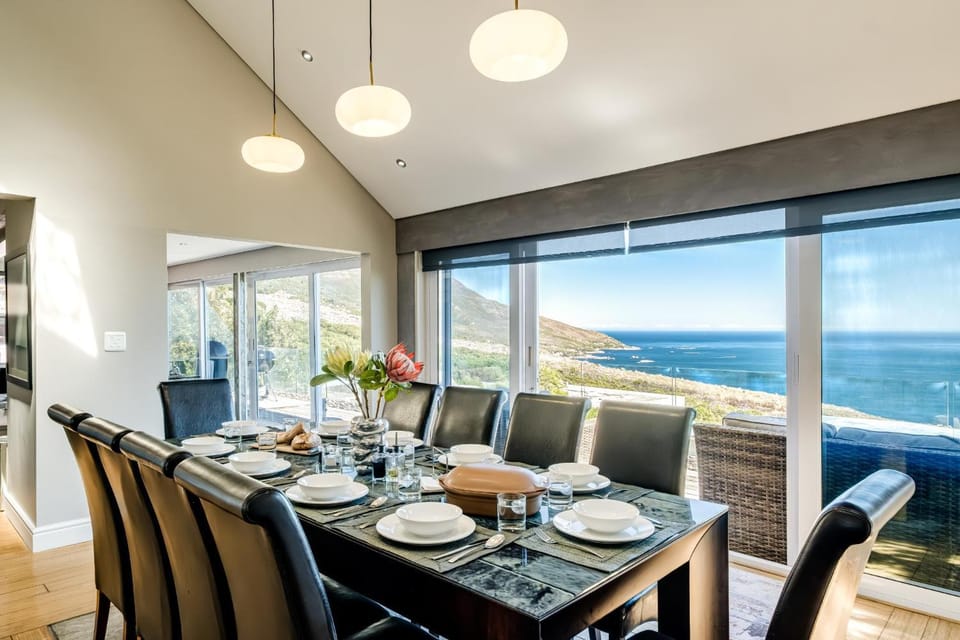 Seating area, Dining area, Sea view
