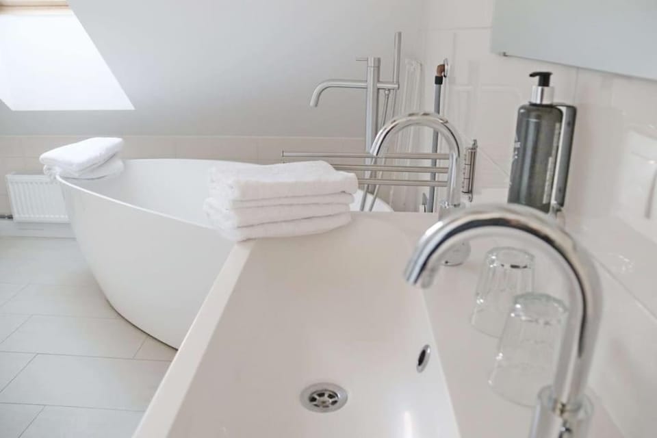 Bathroom, Bath