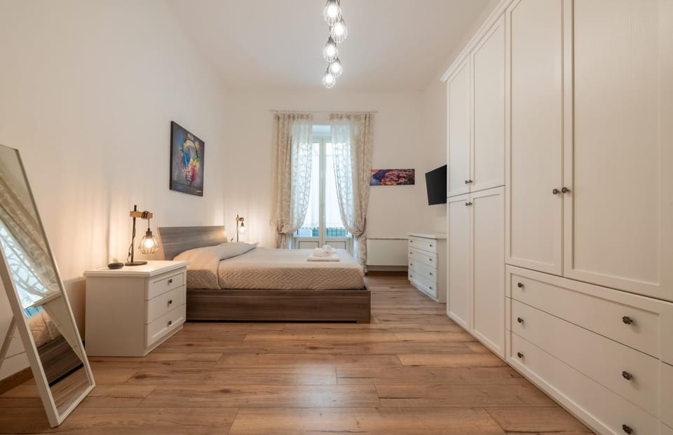Bed, Photo of the whole room, Bedroom, wardrobe