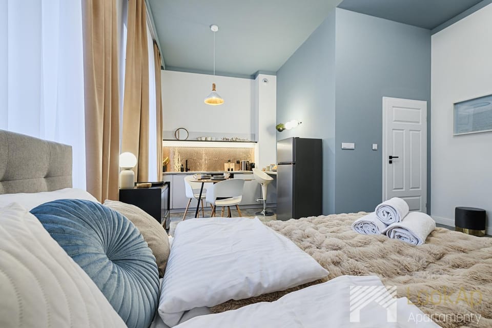 Kitchen or kitchenette, Bedroom