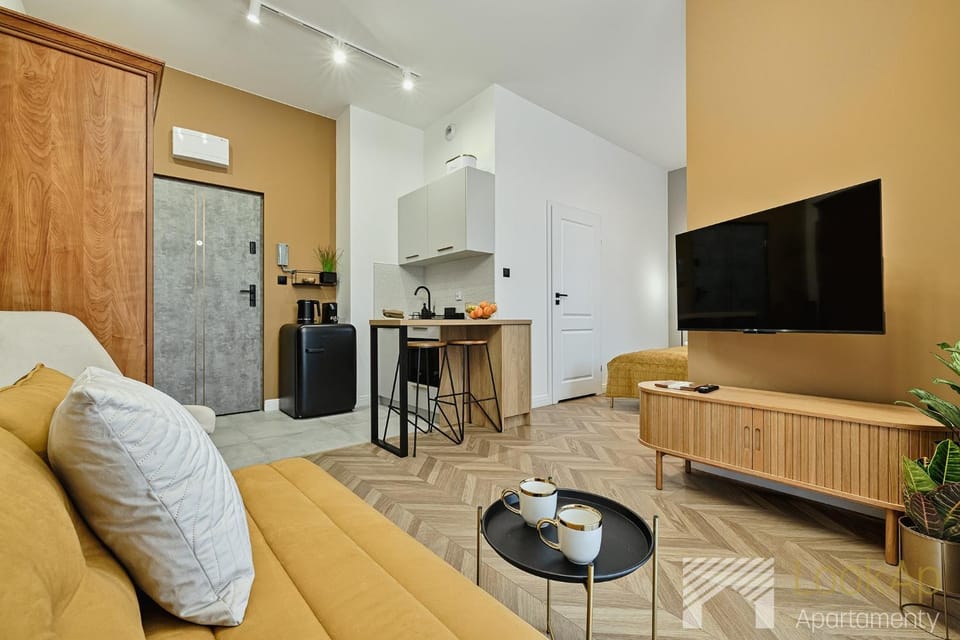 Kitchen or kitchenette, Living room