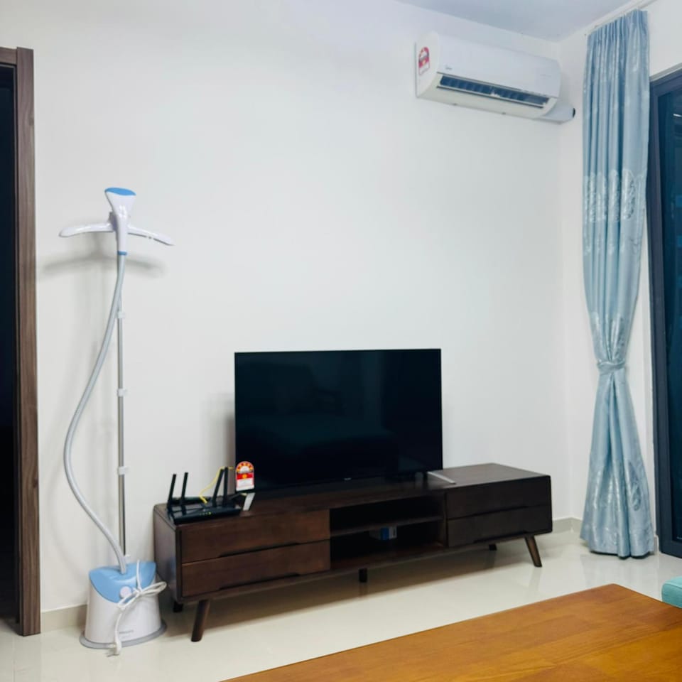 Communal lounge/ TV room, TV and multimedia, Evening entertainment, air conditioner