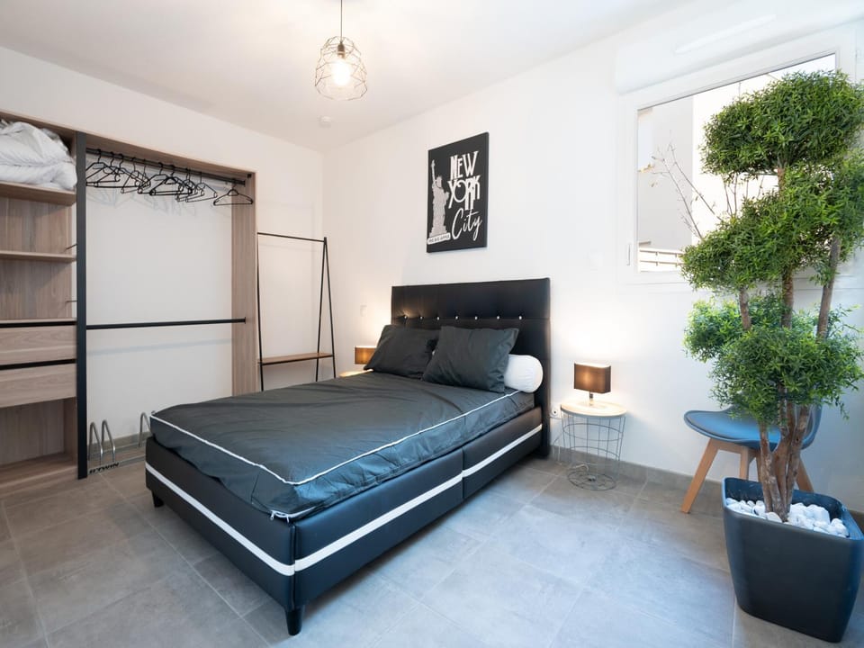 Bed, Bedroom