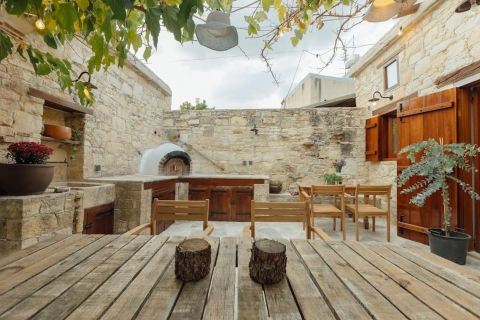 Patio, BBQ facilities, Dining area