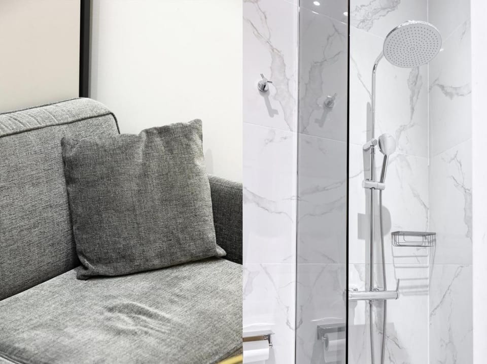 Shower, Bathroom, Seating area