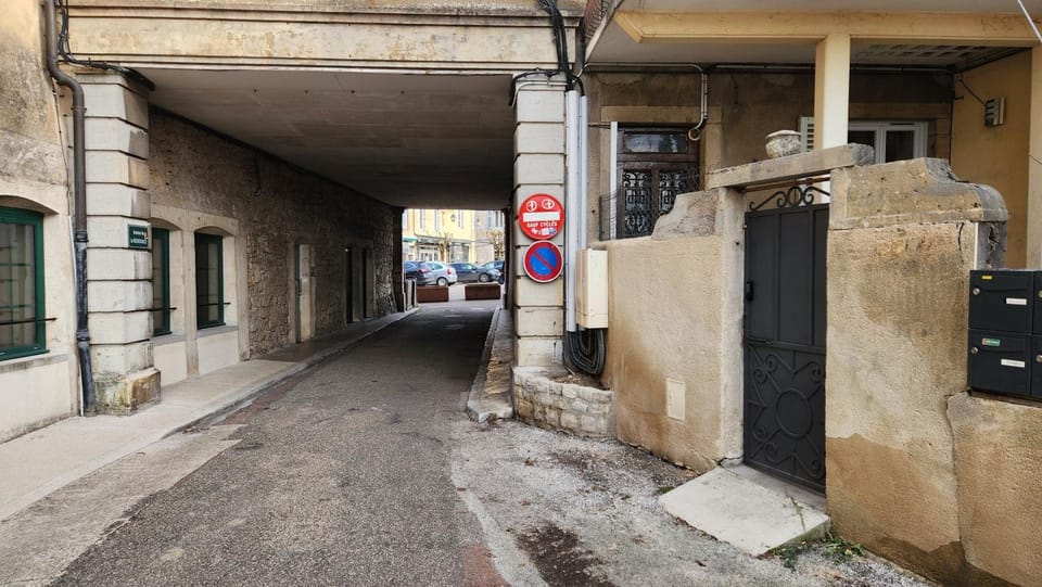 Property building, Street view
