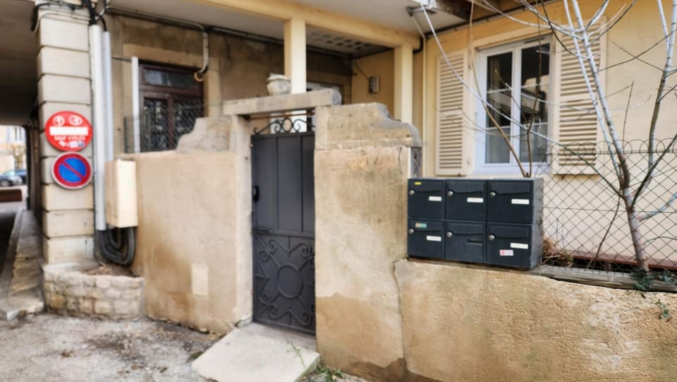 Property building, Facade/entrance