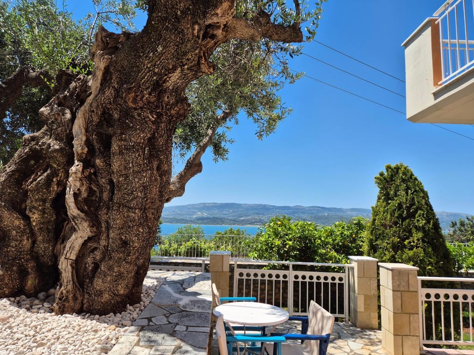 Day, Natural landscape, View (from property/room), Balcony/Terrace, Garden view, Sea view