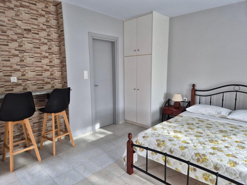 Bed, Photo of the whole room, Bedroom, wardrobe