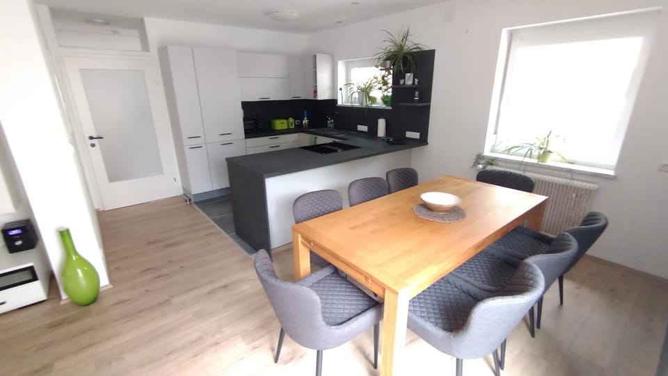 Property building, Kitchen or kitchenette, Living room