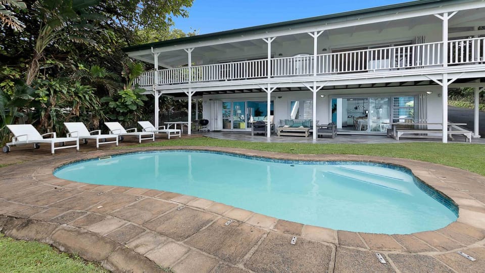 Property building, Patio, Garden, View (from property/room), Balcony/Terrace, Garden view, Pool view, Swimming pool, sunbed