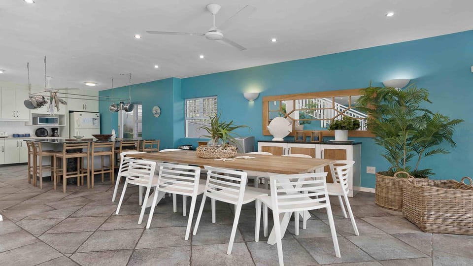 Seating area, Dining area