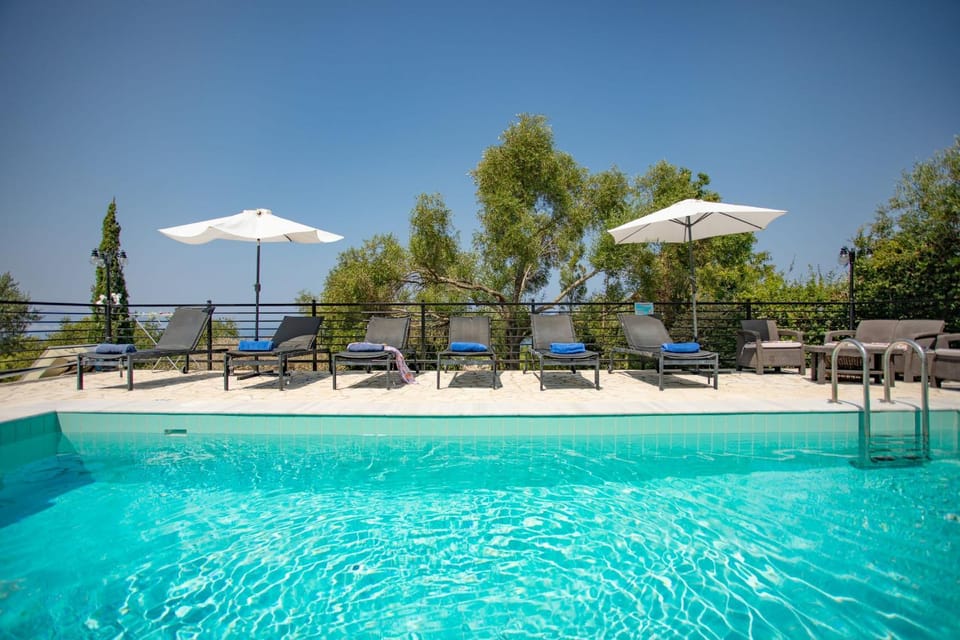 Patio, Day, Pool view, Swimming pool, sunbed