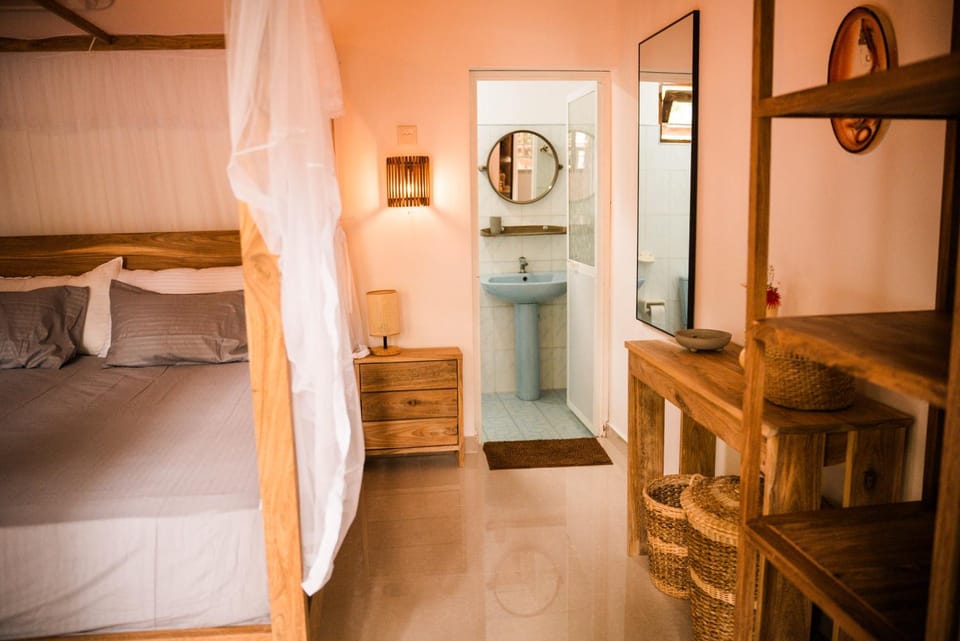 Bed, Bathroom, Photo of the whole room, Bedroom