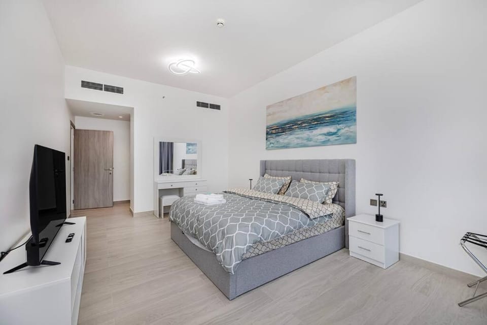 Bed, TV and multimedia, Photo of the whole room, Evening entertainment, Bedroom, air conditioner