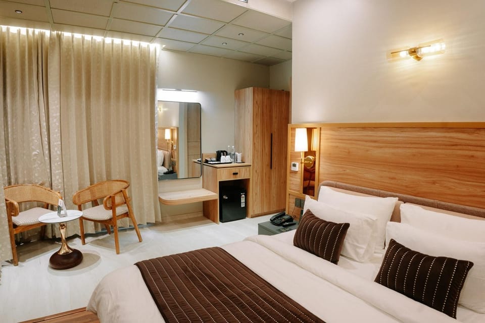 Bedroom, minibar