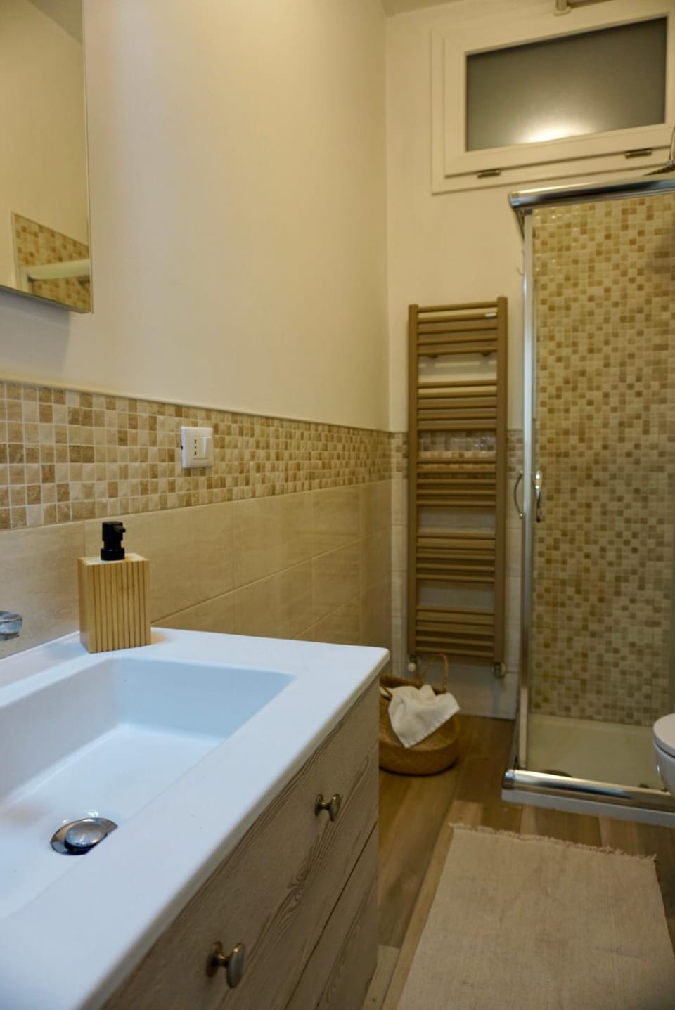 Shower, Bathroom, towels