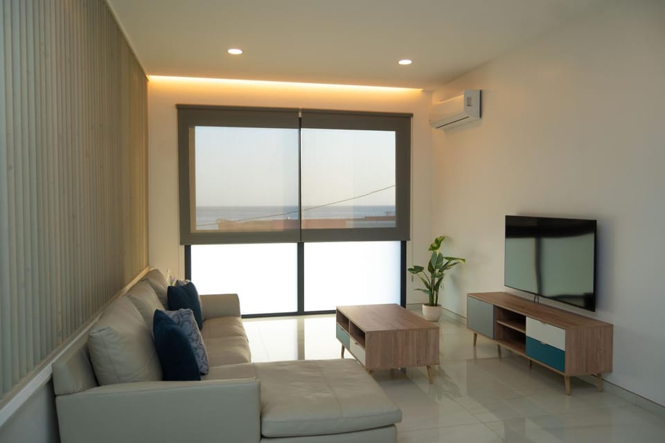 Communal lounge/ TV room, TV and multimedia, Living room, air conditioner
