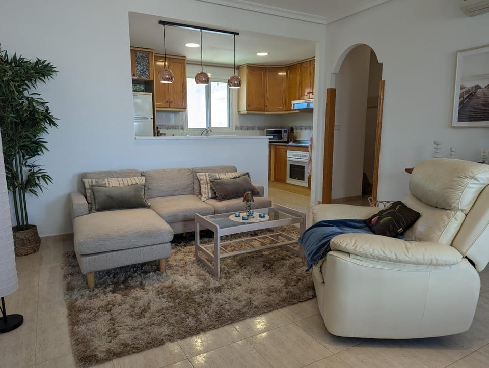 Kitchen or kitchenette, Living room, air conditioner