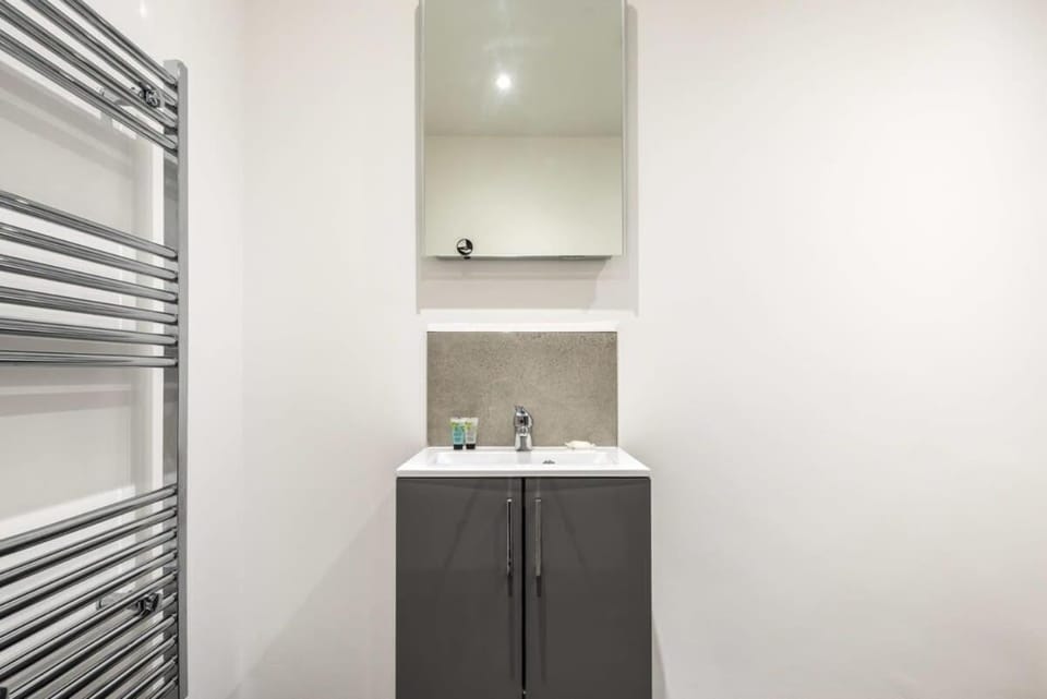 Bright & Cosy Apartment in Leeds! Free Parking Apartment in Leeds