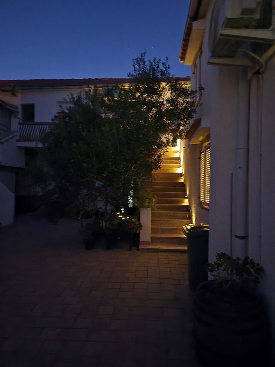 Patio, Inner courtyard view