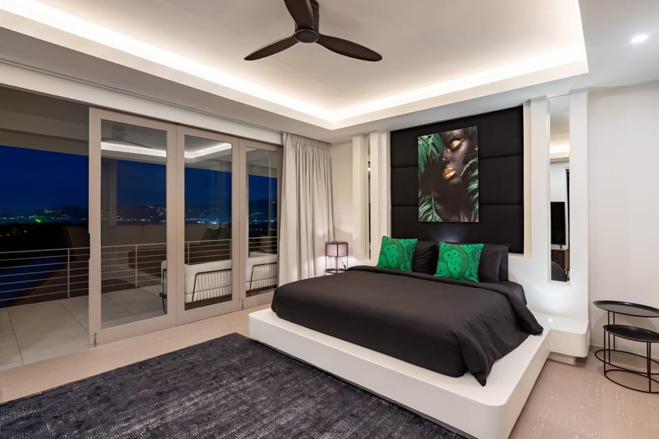 Bed, Night, Balcony/Terrace, Bedroom