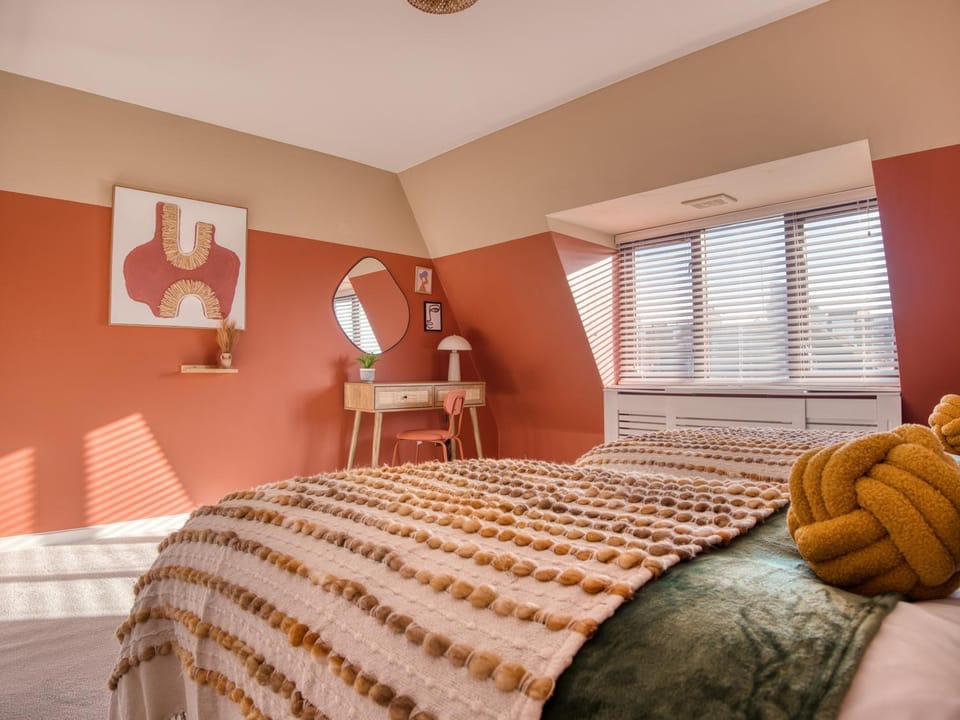 Bed, Bedroom