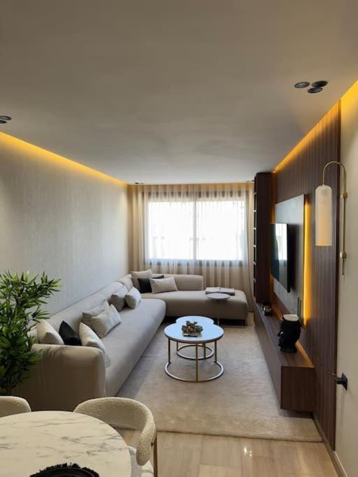 Communal lounge/ TV room, Living room, Seating area