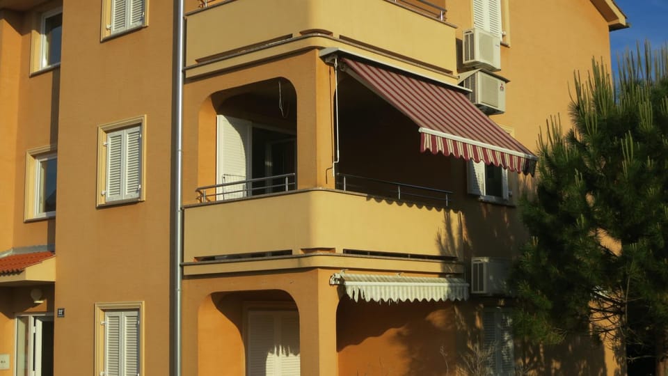Property building, Balcony/Terrace