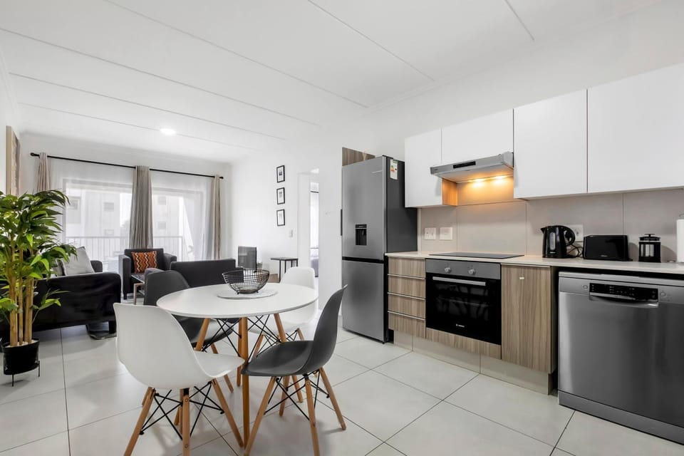 Lovely 2 bedroom, bathroom Apartment in Sandton
